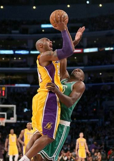 用中路合围 用中路合围